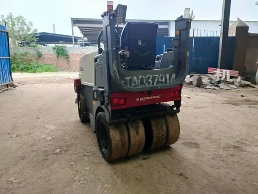 Dynapac CC1100C rouleau routier de 3 tonnes avec puissant tambour de signal de puissance dans la construction lourde