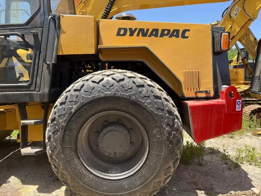 15 tonnes Dynapac CA301 rouleau routier d'occasion avec peinture d'origine et moteur HINO du Japon