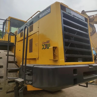 En bon état, chargeuse à roues usagée Komatsu WA600 avec roue mobile de type 178/kw
