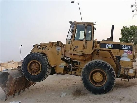 Tracteur à roulettes à moteur HINO japonais CAT 936E