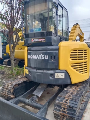 En bon état, utilisée comme creuseuse de Komatsu PC40 avec moteur EPA et capacité de 4500 kg.