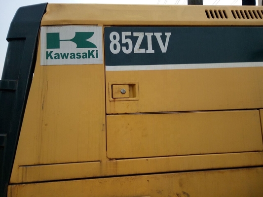 Un chargeur avant Kawasaki 85Z d'occasion avec peinture originale et moteur EPA du Japon