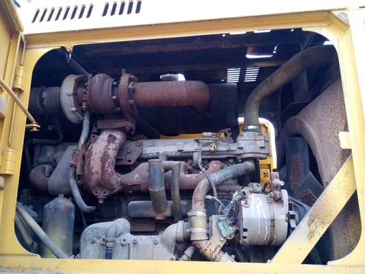 Un chargeur avant Kawasaki 85Z d'occasion avec peinture originale et moteur EPA du Japon