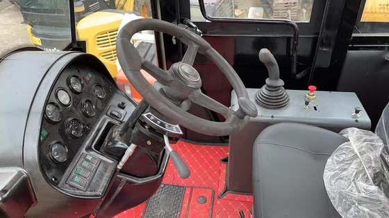 Chargeurs à roues usés CAT966H avec moteur Cummins et 4 roues motrices