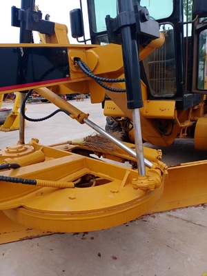 Machine d'occasion japonaise CAT 140H Gradeuse d'occasion avec machine à roues hydrauliques de 127 kW