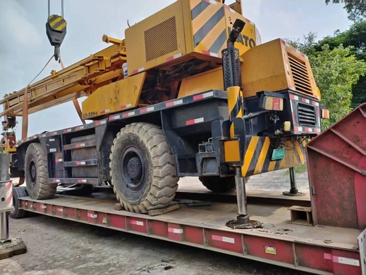 Bonne condition Kato KR-35H Grue avec moteur HINO Temps de travail réduit
