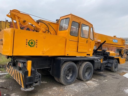 Kato 25 tonnes grue d'occasion en bon état avec 25 tonnes de poids de fonctionnement et 25000 kg de poids de la machine