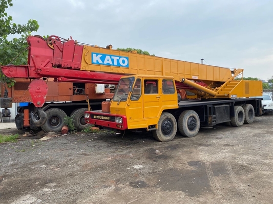 Kato NK-500E Grue d'occasion avec peu d'heures de travail et en bon état à un prix abordable