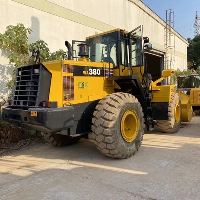 En bon état chargeur d'occasion Komatsu WA380 chargeur d'occasion excavateur couleur originale