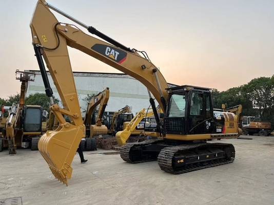 Excavateur Caterpillar 320D2 d'occasion 20 tonnes avec vanne hydraulique Liyuan du Japon