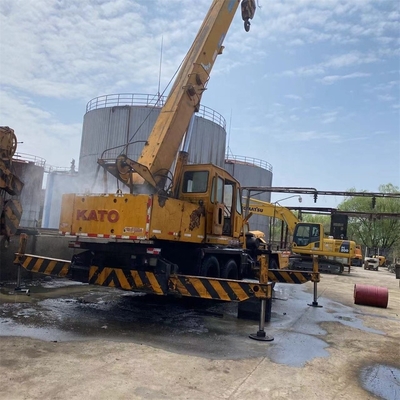 Crane de 30 tonnes, en bon état, usée, c'est une grue de camion Kato, une machine de levage d'occasion