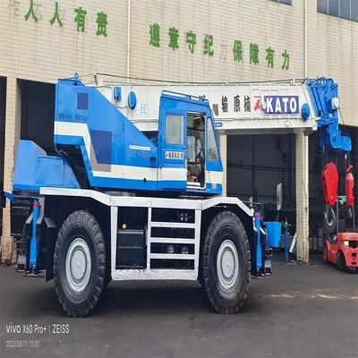Grue Kato KR-450V Grue de 45 tonnes avec couleur originale et temps de travail réduit