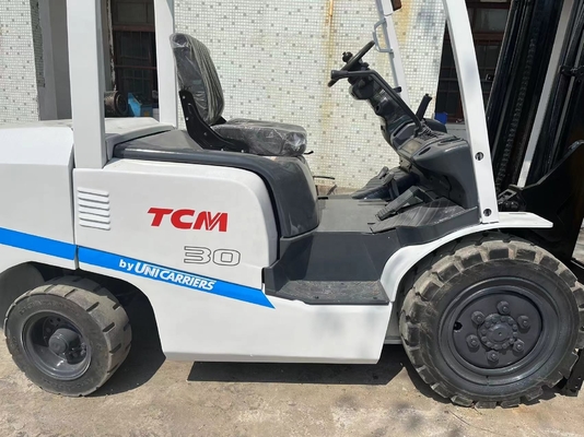 TCM 3 tonnes de chariot élévateur à fourche d'occasion avec une autre capacité de seau et un poids de machine de 3000 kg