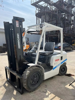TCM 3 tonnes de chariot élévateur à fourche d'occasion avec une autre capacité de seau et un poids de machine de 3000 kg