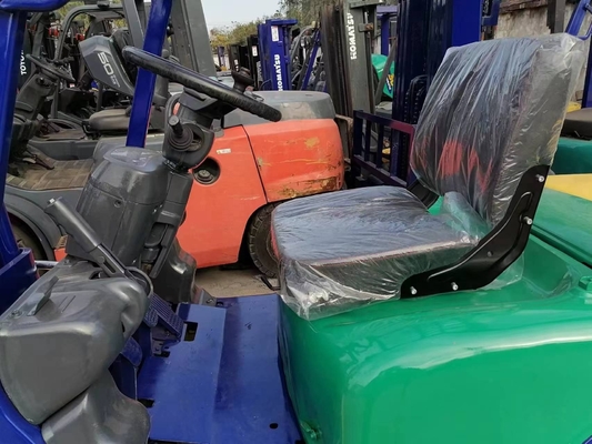 Camion élévateur à fourche 3 tonnes utilisé Komatsu FD30 du Japon Excellentes conditions de travail