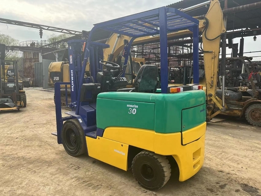 3 tonnes de chariot élévateur hydraulique Komatsu FD30 Mini-chariot élévateur japonais d'occasion
