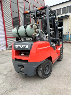 Camion élévateur à moteur diesel 3,5 tonnes 3 tonnes TOYOTA 35 30 pour le levage de conteneurs d'entrepôt
