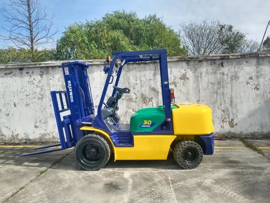 KOMATSU FD30 3 tonnes chariot élévateur mini-palette pour conteneurs d'entrepôt