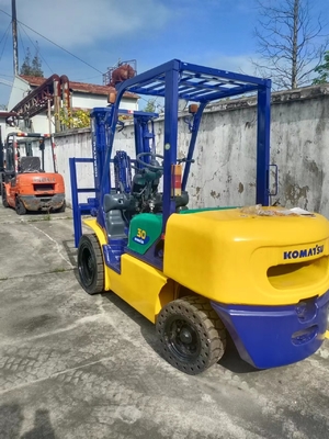 KOMATSU FD30 3 tonnes chariot élévateur mini-palette pour conteneurs d'entrepôt