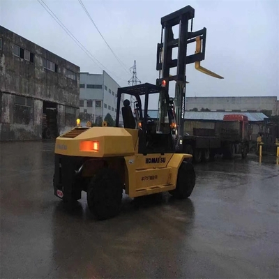 Facile d'utilisation, le chariot élévateur KOMATSU utilisé en couleur originale pour des performances de coût inégalées