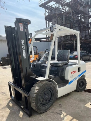 TCM FD30 3 tonnes moteur diesel mini chariot élévateur de palettes pour conteneur d'entrepôt