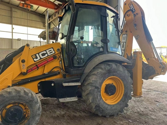 Chargeuse à pelle de 8 tonnes JCB3CX avec peu d'heures de travail et en bon état à un prix abordable