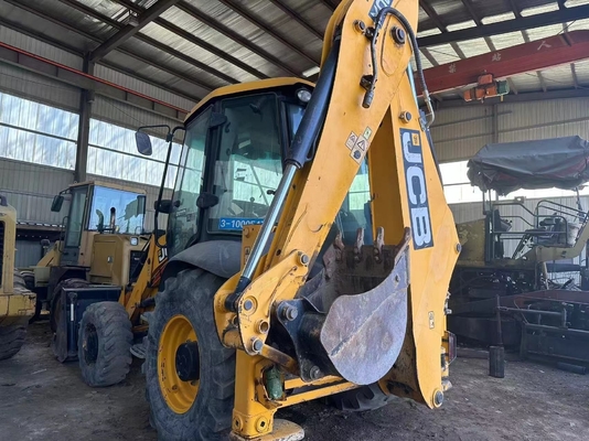 Chargeuse à pelle de 8 tonnes JCB3CX avec peu d'heures de travail et en bon état à un prix abordable