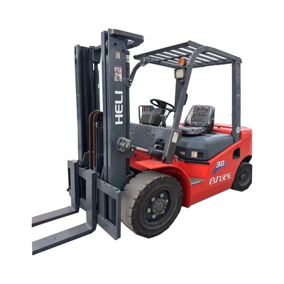 3000 KG CPCD 30 3 tonnes de machines de construction pour héli en bon état
