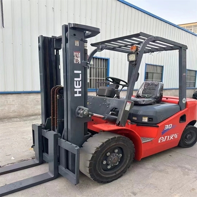3000 KG CPCD 30 3 tonnes de machines de construction pour héli en bon état
