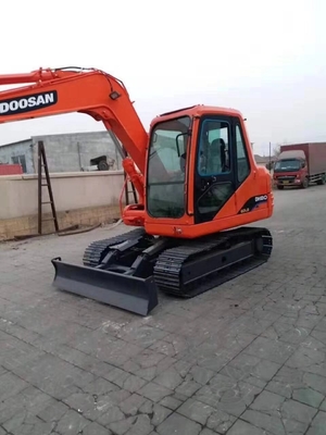 Excavateur Doosan DH80 d'occasion avec peinture originale et cylindre hydraulique Liyuan au Japon