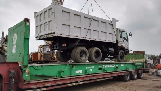 Une camionnette d'occasion Nissan UD en bon état avec un cylindre hydraulique Liyuan.