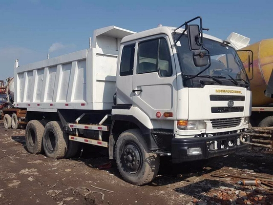 Japon Original Used Nissan UD 25 tonnes camion de décharge pour les projets d'ingénierie et de construction