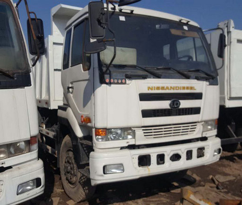 Japon Original Used Nissan UD 25 tonnes camion de décharge pour les projets d'ingénierie et de construction