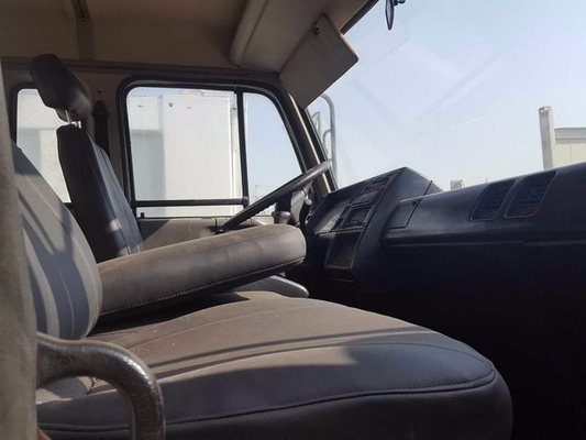 Japon Original Used Nissan UD 25 tonnes camion de décharge pour les projets d'ingénierie et de construction