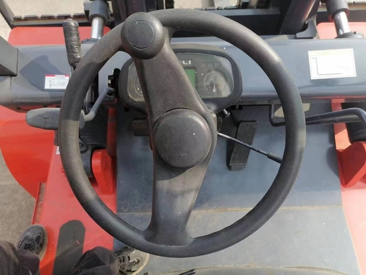 Fermes multifonctionnelles utilisent le chariot élévateur HELI 70 de 7 tonnes avec de bonnes performances et un prix abordable