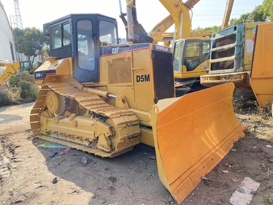 Dozer Caterpillar D5M d'occasion en excellent état au Japon Capacité de dozing 4,3m3