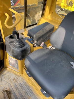 Bulldozer japonais d'occasion Machine diesel Crawler Bulldozer D4G avec soupape hydraulique Liyuan