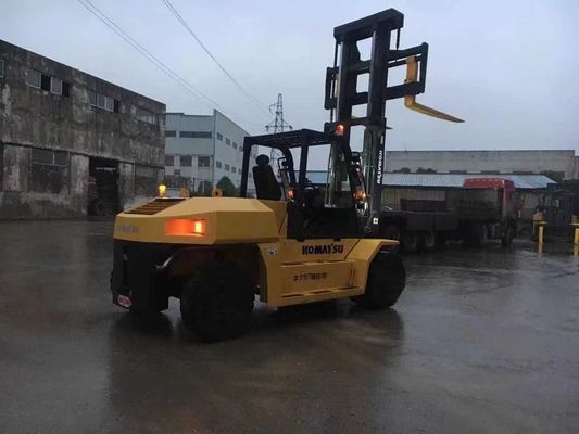 10 tonnes à faible charge Komatsu FD100 chariot élévateur lourd équipement avec une bonne capacité de levage