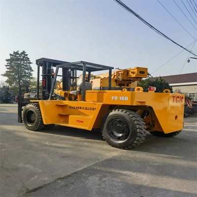 Camion élévateur diesel TCM multifonctionnel pour bâtiment à Shanghai