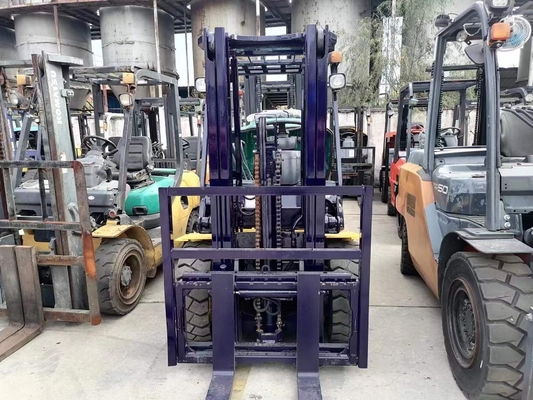 COMATSU FD30 3 tonnes mini chariot élévateur diesel pour la manutention de conteneurs lourds