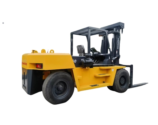 COMATSU FD150 15 tonnes de camion de levage de palettes avec et en bon état
