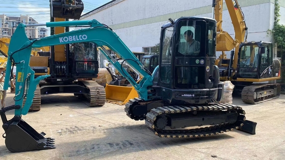 Excavateur de 5 tonnes Kobelco SK55R 2021 avec moteur original et en bon état à Shanghai