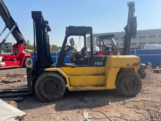 Équipement lourd KOMATSU Téléliveur FD160 de 16 tonnes en excellent état de fonctionnement