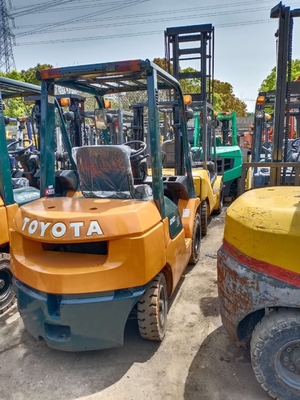Toyota FD25 chariot élévateur de palettes diesel pour les boissons alimentaires dans votre budget