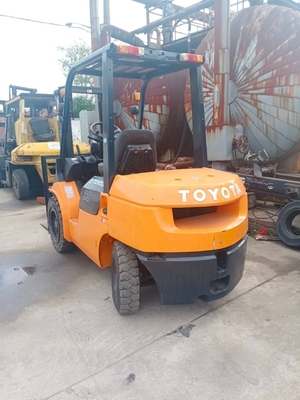 Excellentes conditions de travail 3 tonnes Toyota FD30 Mini chariot élévateur pour équipements lourds