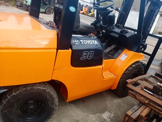 Excellentes conditions de travail 3 tonnes Toyota FD30 Mini chariot élévateur pour équipements lourds