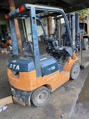 Avantages Toyota FD20 à haute efficacité de travail 2 tonnes diesel chariot élévateur au Japon 2023