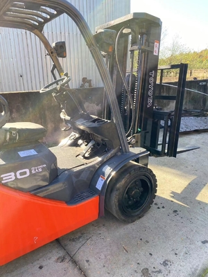 3 tonnes de chariot élévateur diesel TOYOTA FD30 en excellent état