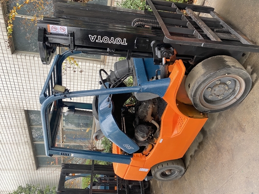 Japon TOYOTA FD30 chariot élévateur diesel 3 tonnes avec peu d'heures de travail