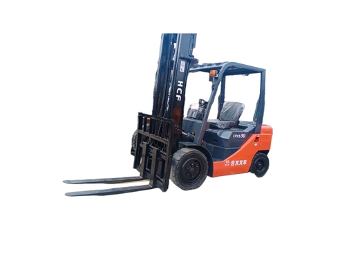 Le client a demandé le Japon HELI FD30 Diesel 3 tonnes Mini camion de levage d'occasion